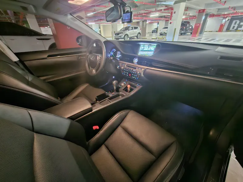 Lexus ES300h