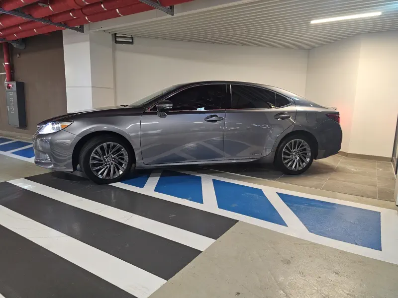 Lexus ES300h