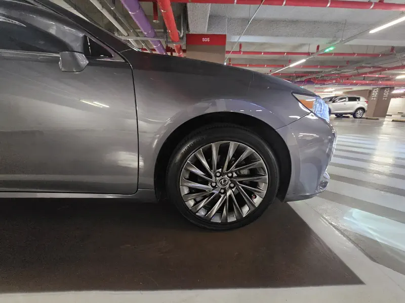 Lexus ES300h