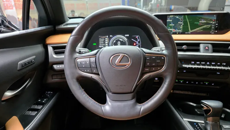 Lexus UX