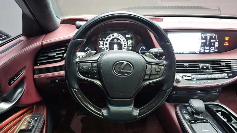 Lexus LS