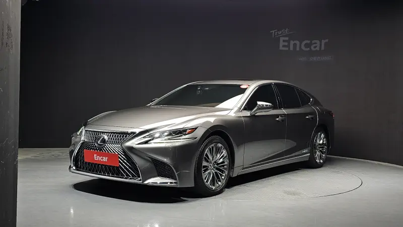 Lexus LS