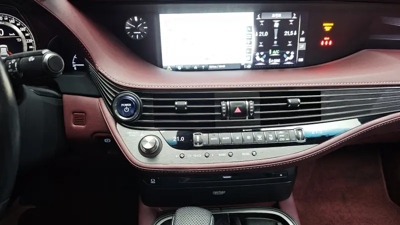 Lexus LS