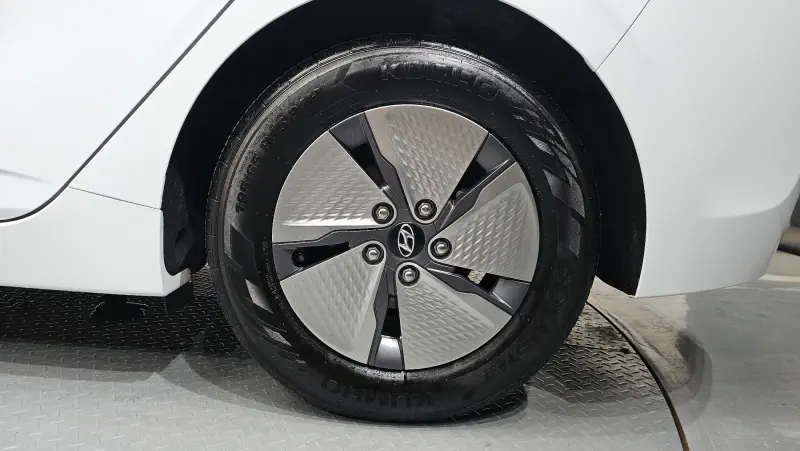 Hyundai Ioniq