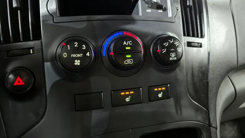 Hyundai Grand Starex