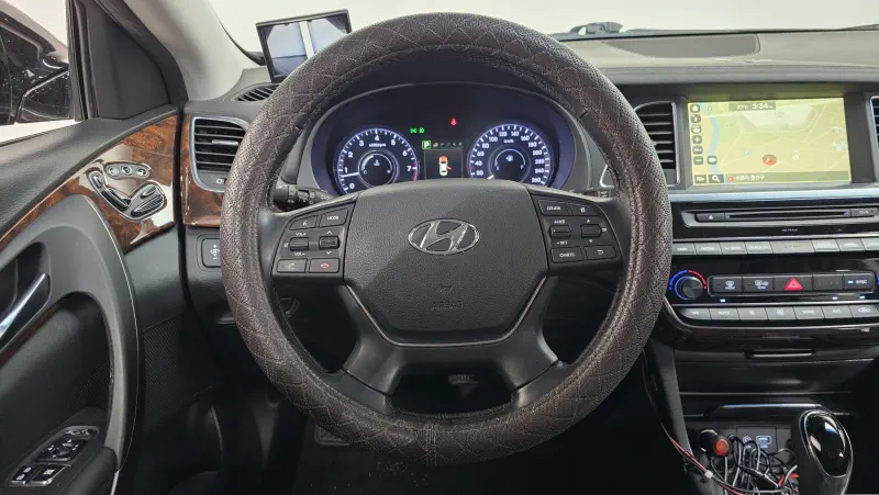 Hyundai Aslan