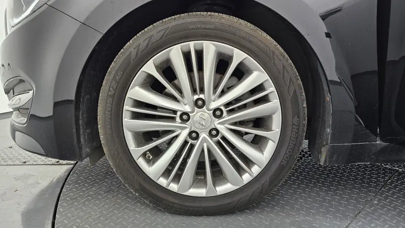Hyundai Aslan