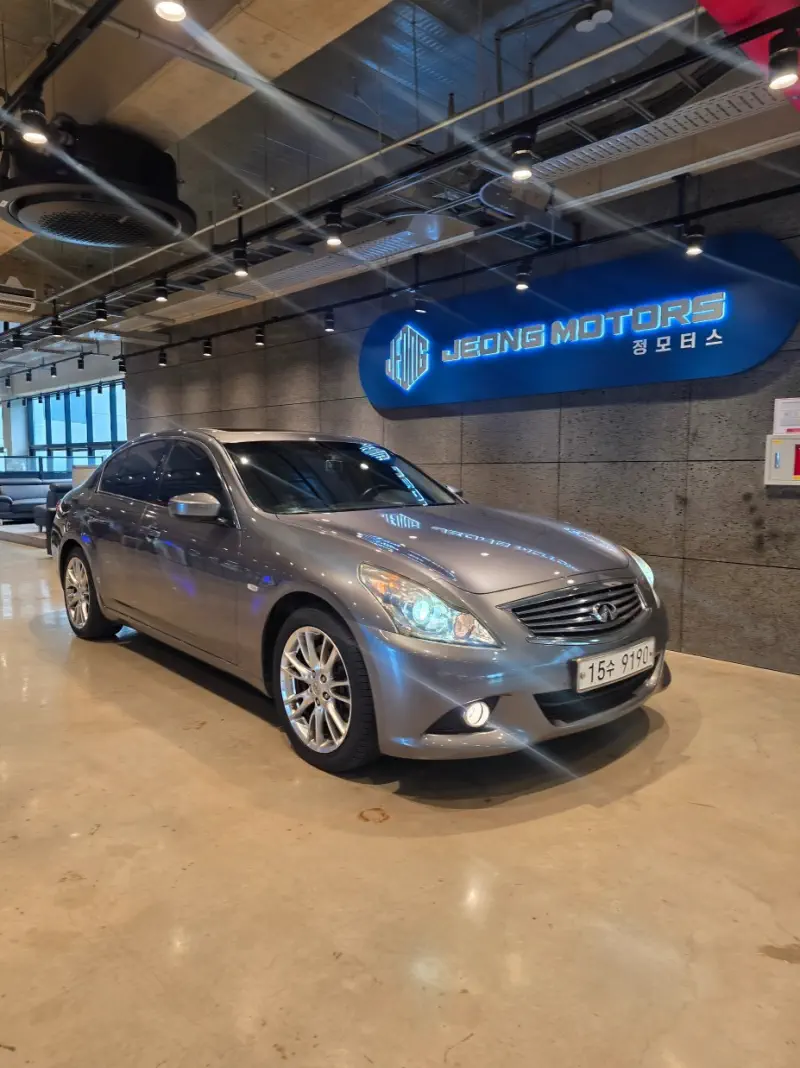 Infiniti G37