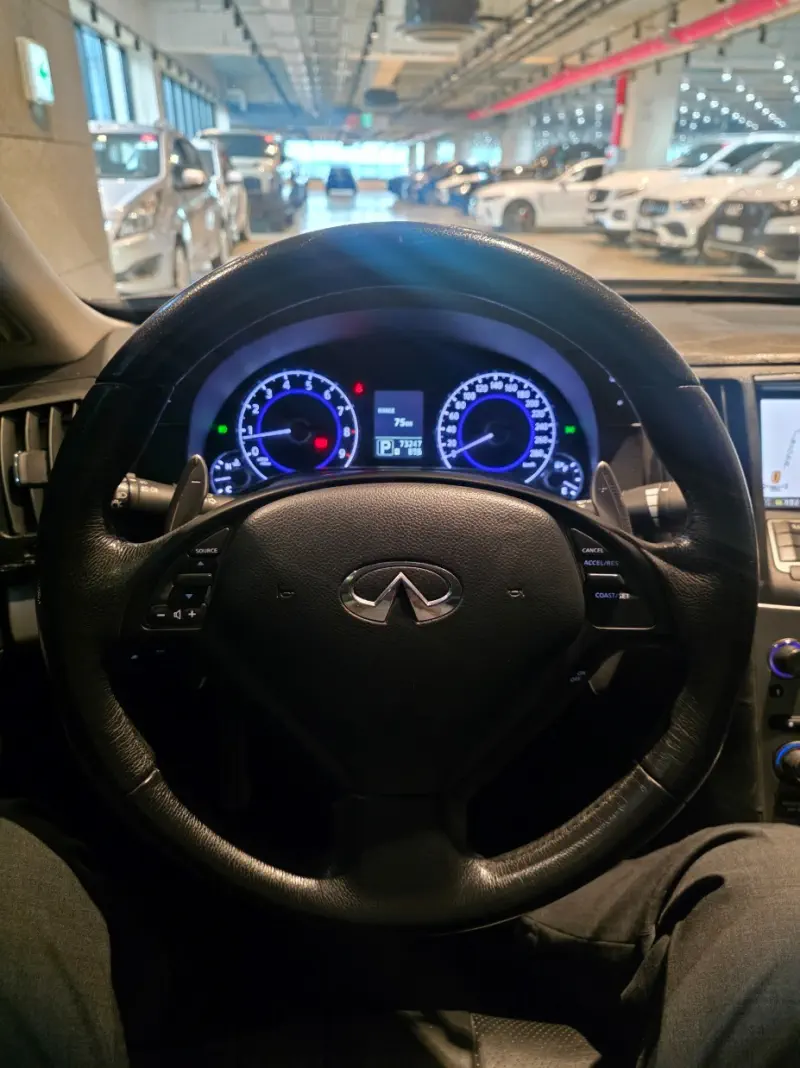 Infiniti G37