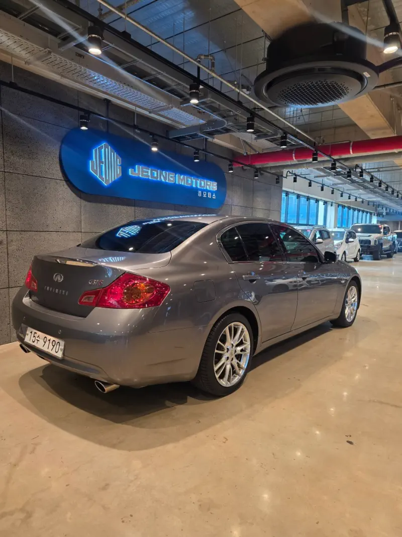 Infiniti G37