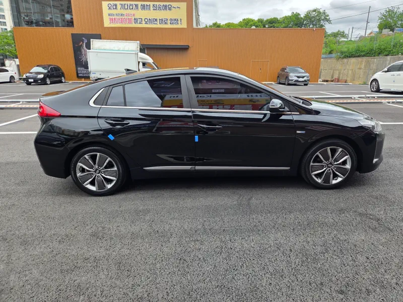 Hyundai Ioniq