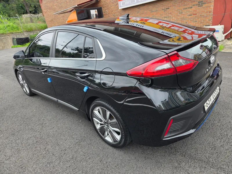 Hyundai Ioniq