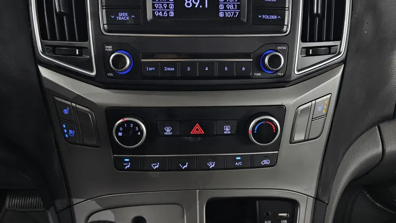Hyundai Grand Starex