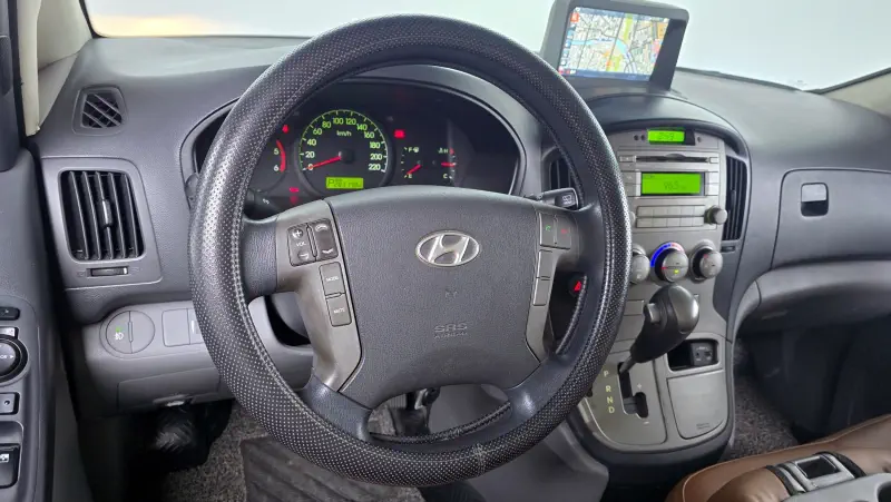 Hyundai Grand Starex