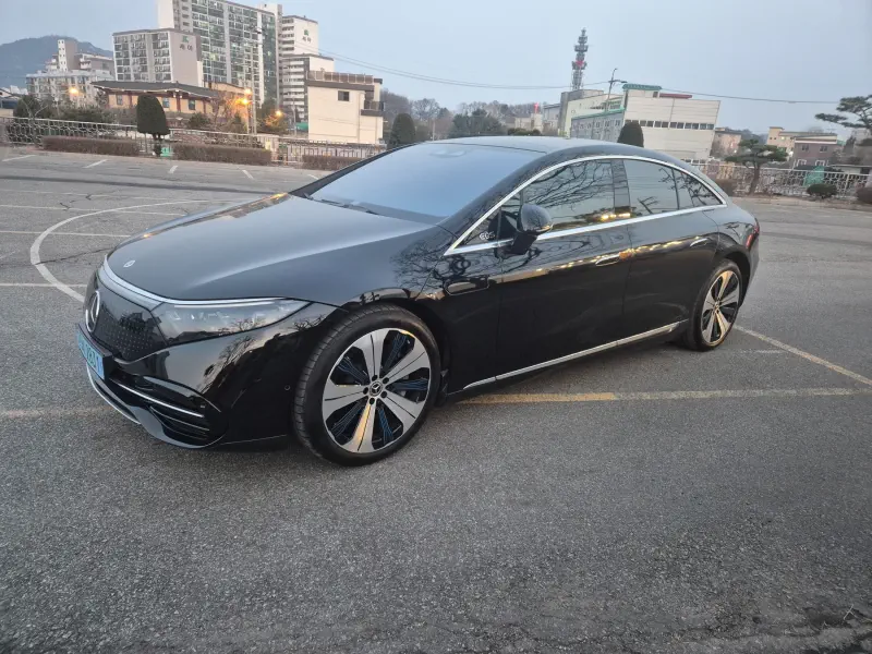 Mercedes-Benz EQS