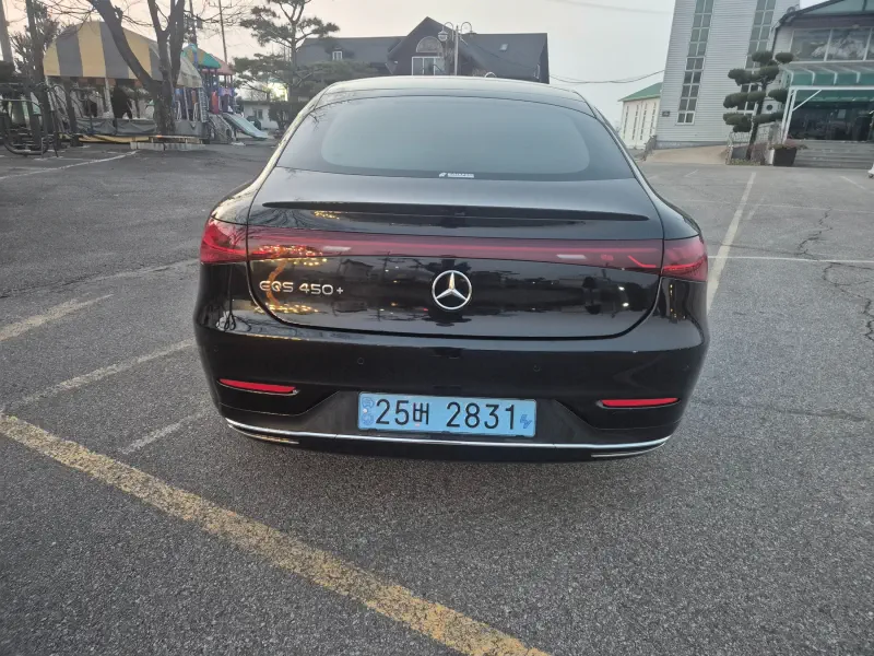 Mercedes-Benz EQS