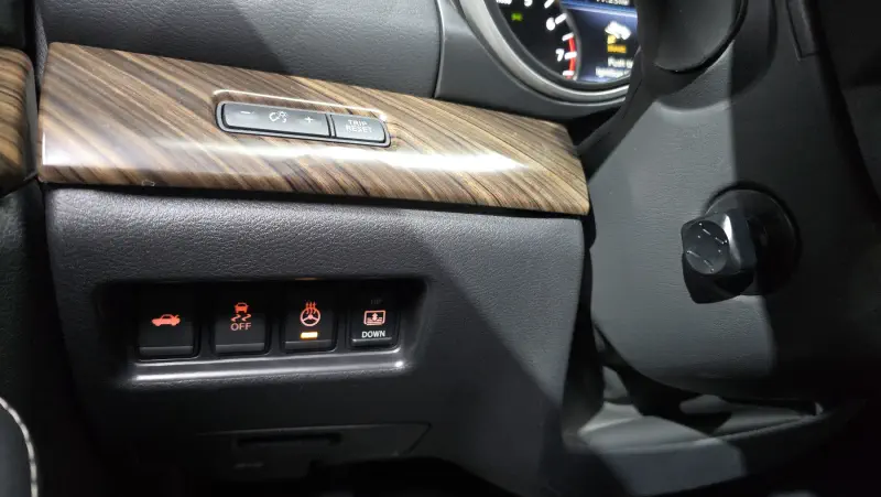 Nissan MAXIMA