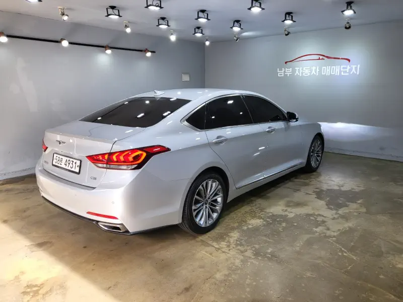 Hyundai Genesis