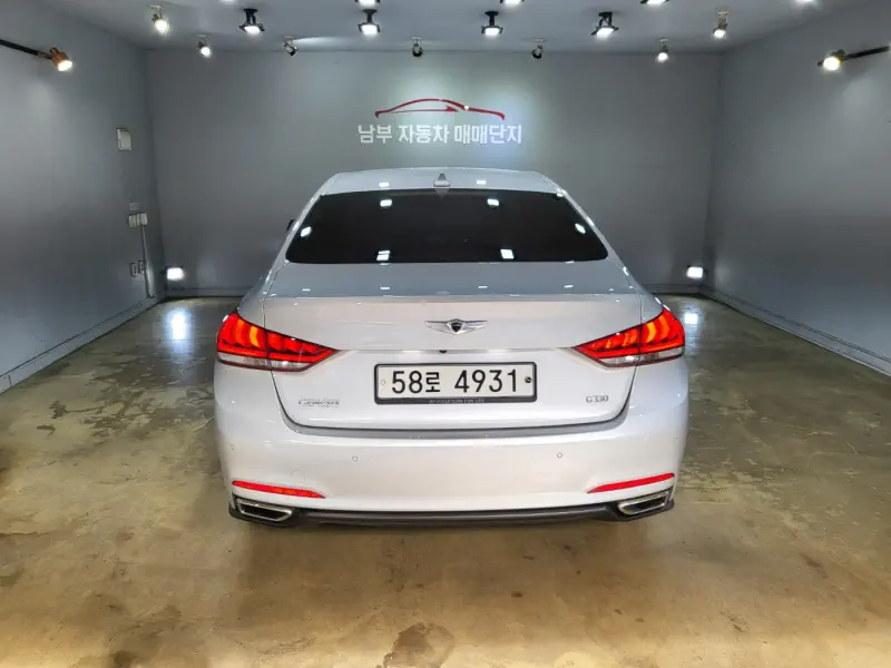 Hyundai Genesis