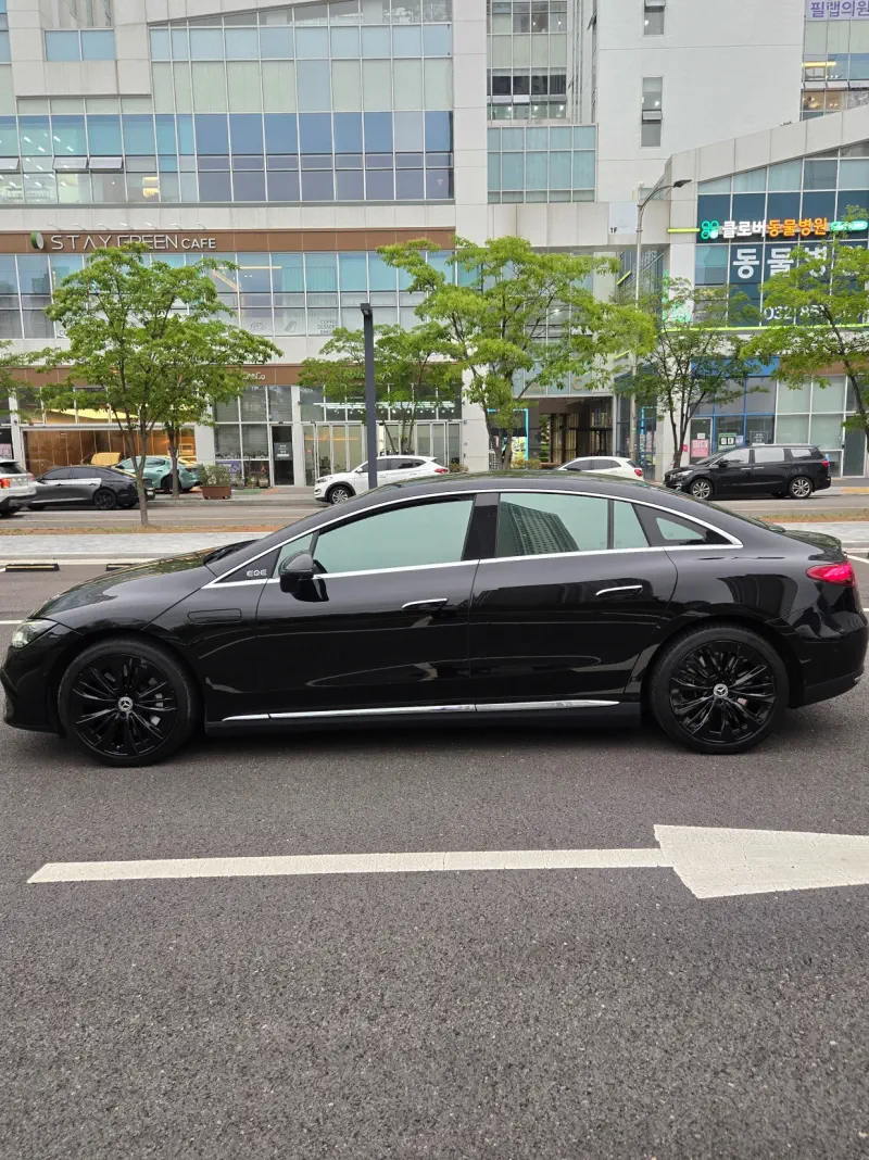 Mercedes-Benz EQE