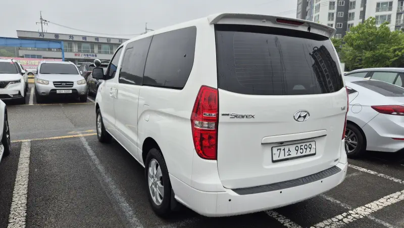 Hyundai Grand Starex