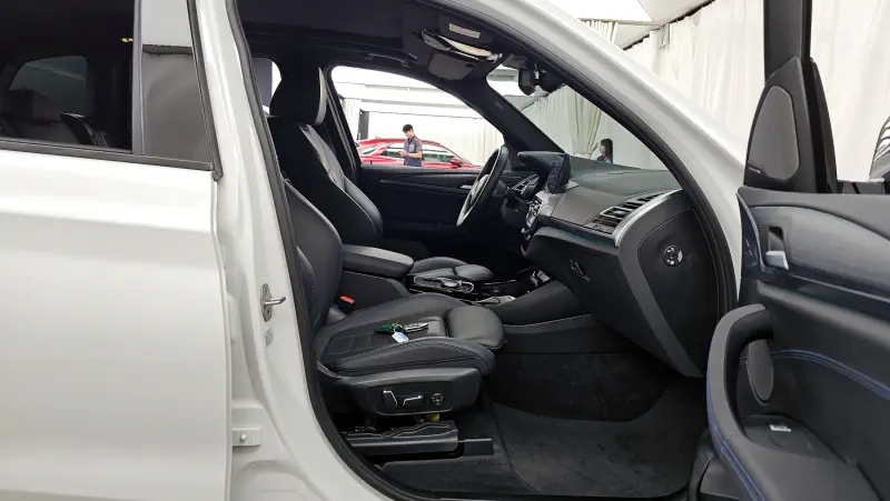 BMW iX3