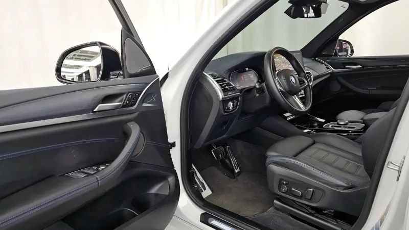 BMW iX3