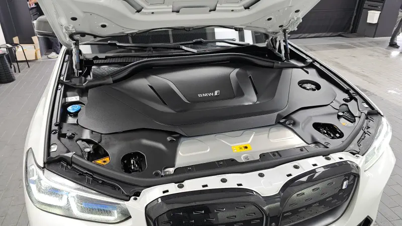 BMW iX3