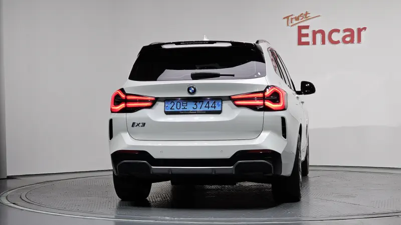 BMW iX3
