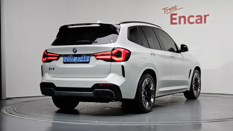 BMW iX3
