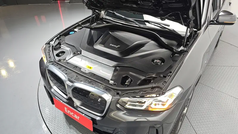 BMW iX3