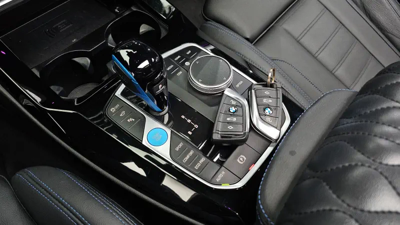 BMW iX3