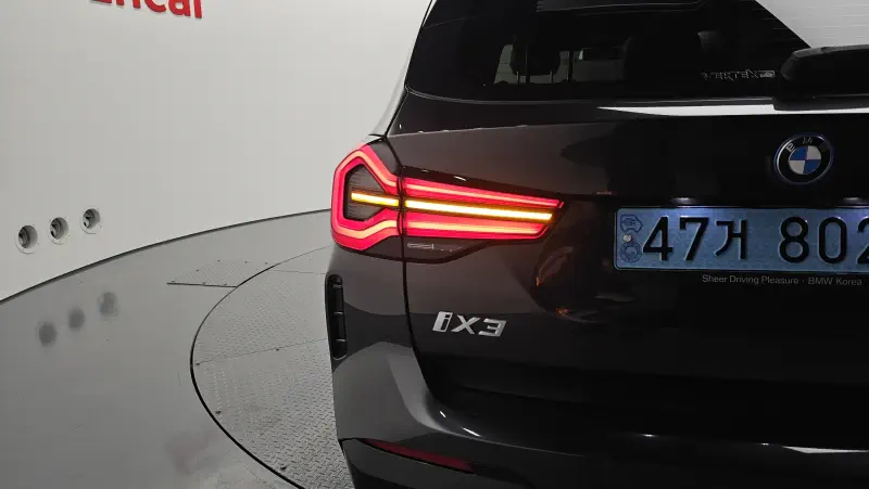 BMW iX3