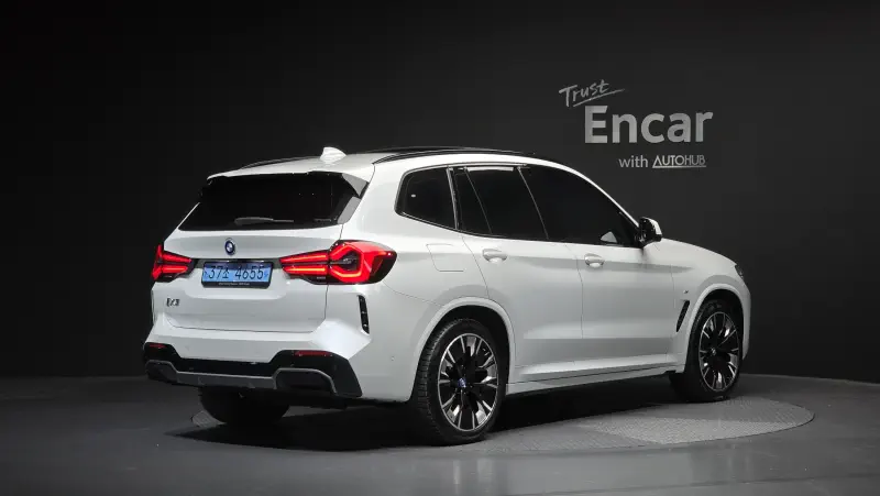 BMW iX3