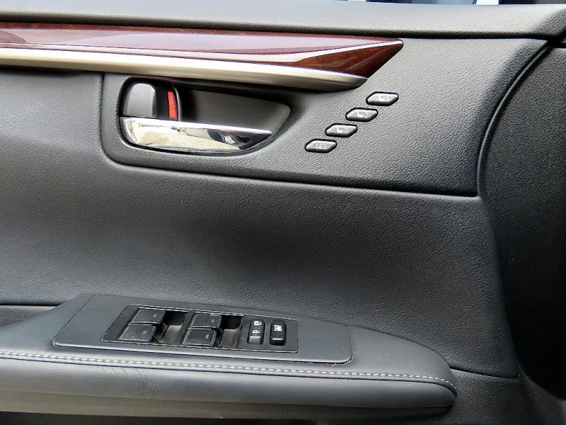 Lexus ES300h
