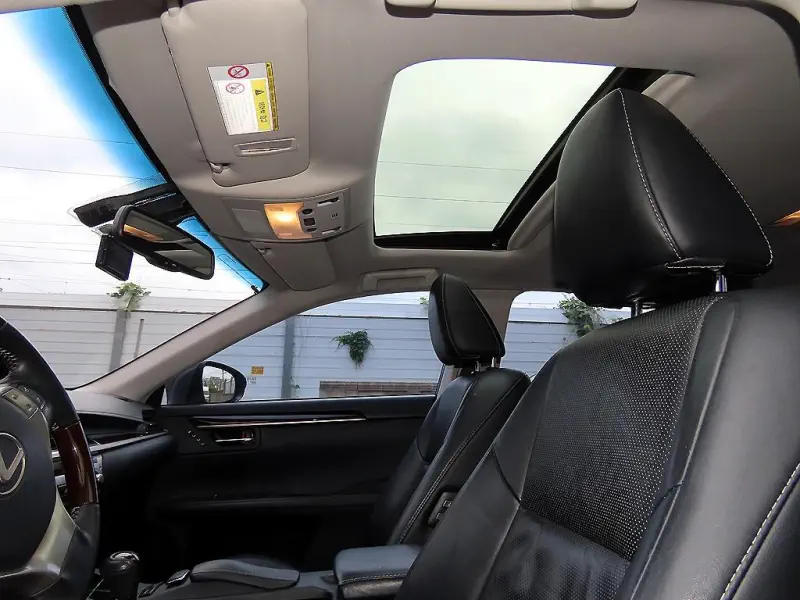 Lexus ES300h