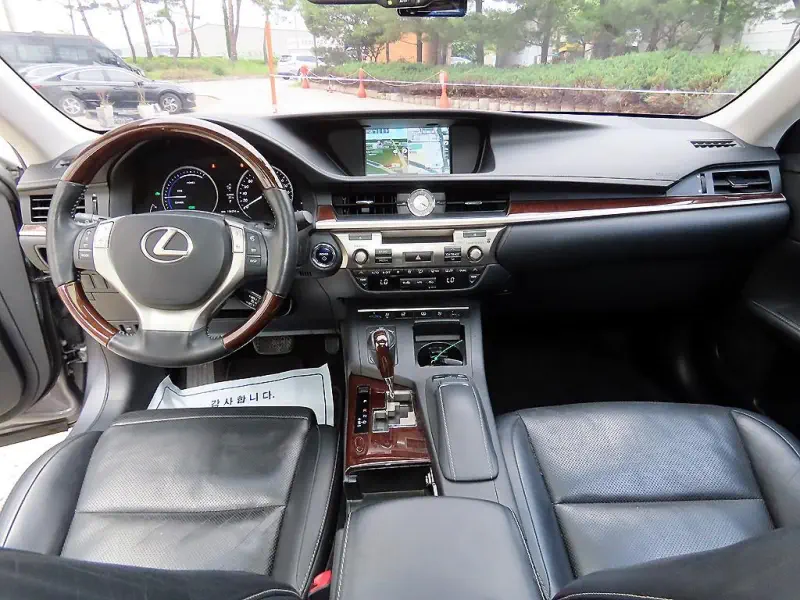 Lexus ES300h