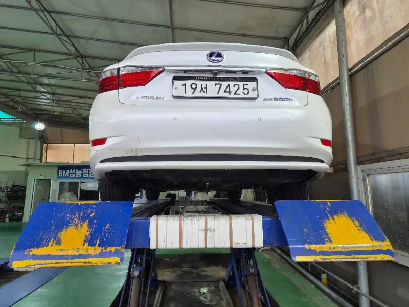 Lexus ES300h