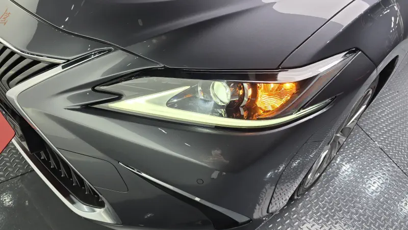 Lexus ES300h