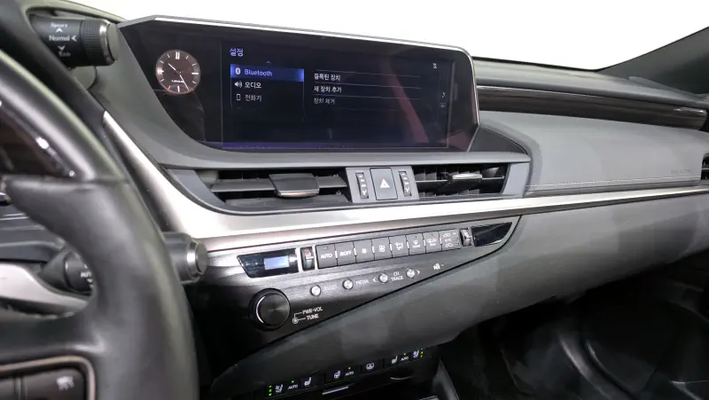 Lexus ES300h
