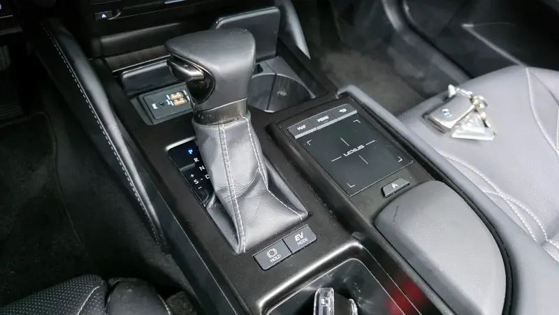 Lexus ES300h