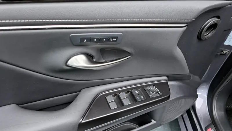 Lexus ES300h