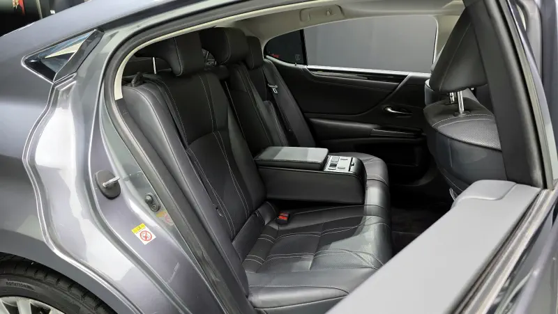 Lexus ES300h