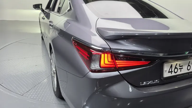 Lexus ES300h