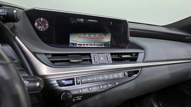 Lexus ES300h