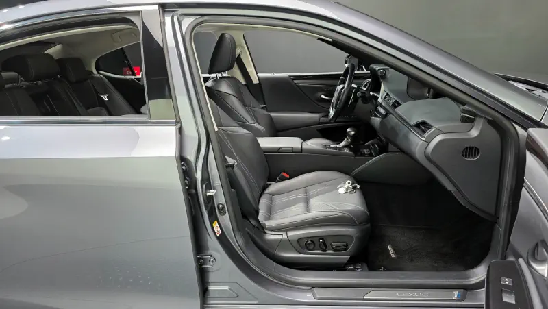 Lexus ES300h