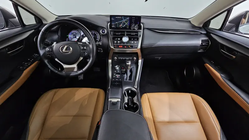 Lexus NX300h