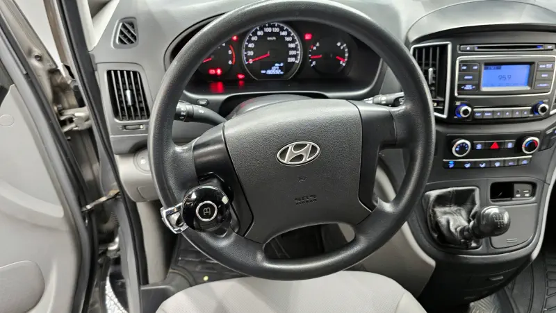 Hyundai Grand Starex