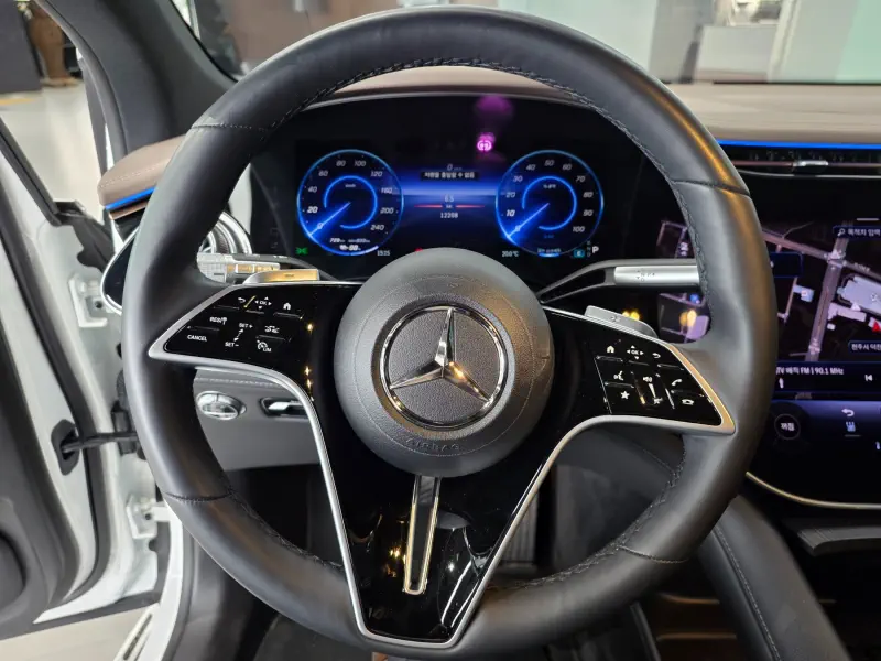 Mercedes-Benz EQS SUV