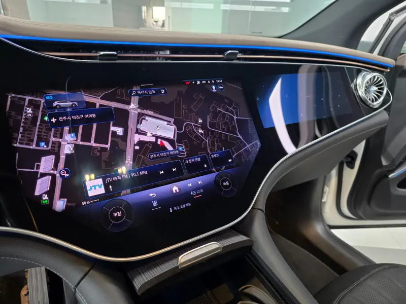 Mercedes-Benz EQS SUV
